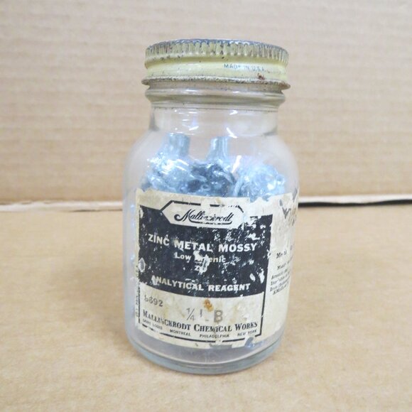 VTG Mallinckrodt Chemical Works Zinc Metal Mossy Analytical Reagent 1/4LB 8692 - Picture 1 of 6